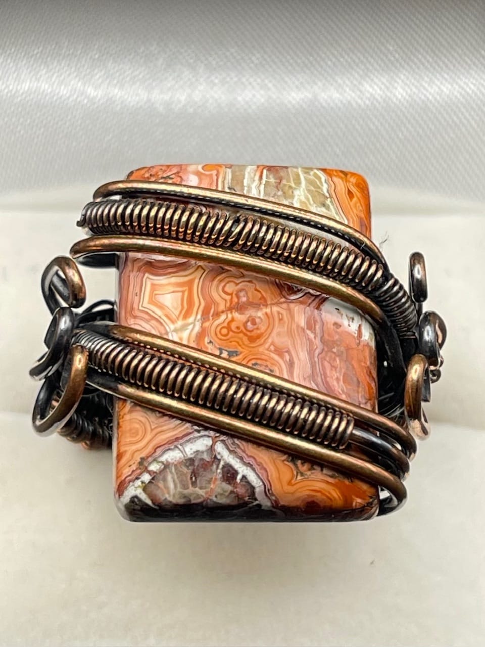 Copper Wire Ring with Crazy Lace Agate Approx Size 11.75 UK X 2